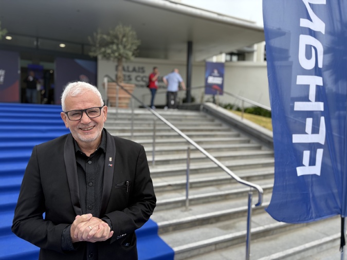 Handball : « A Corsica face parte di i territorii essenziali di u handball francese », stima Philippe Bana